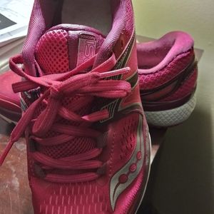 Saucony triumph running shoe